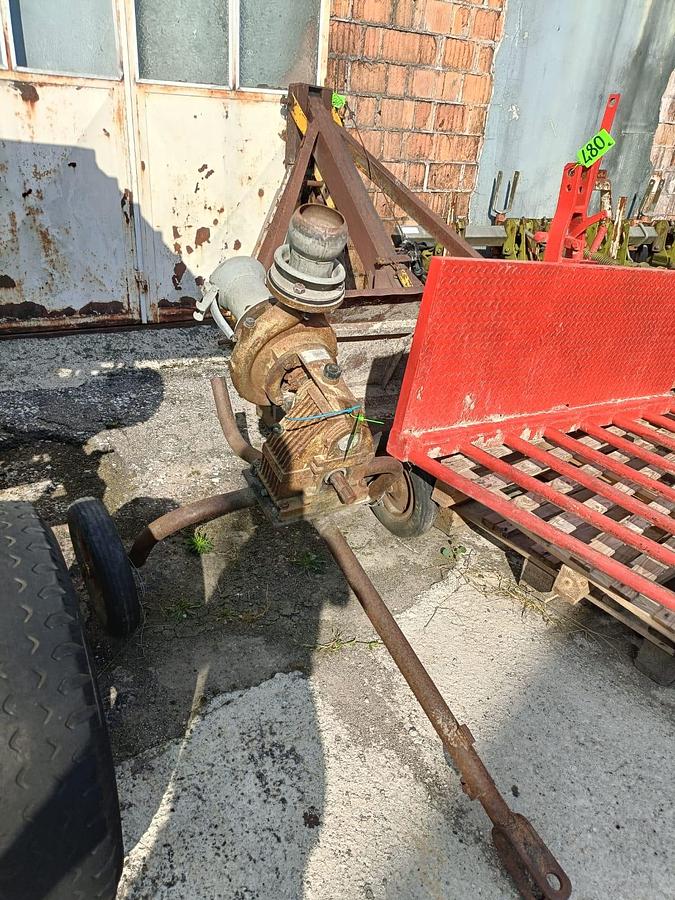 Usato Pompa per acqua marca Caprari con ruote a cardano