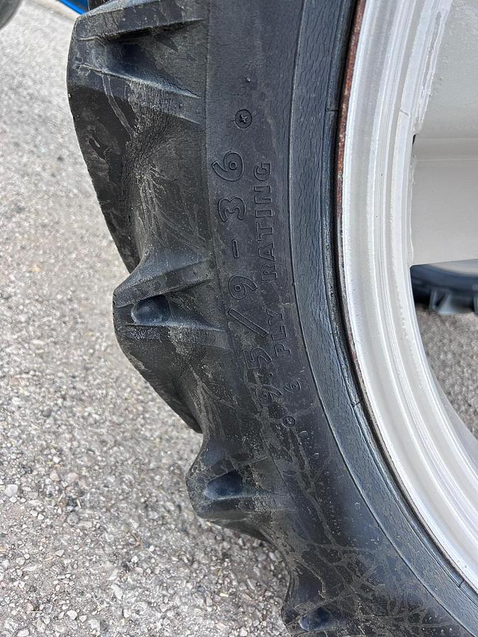 Usato Ford 3000 Y con tettuccio di protezione