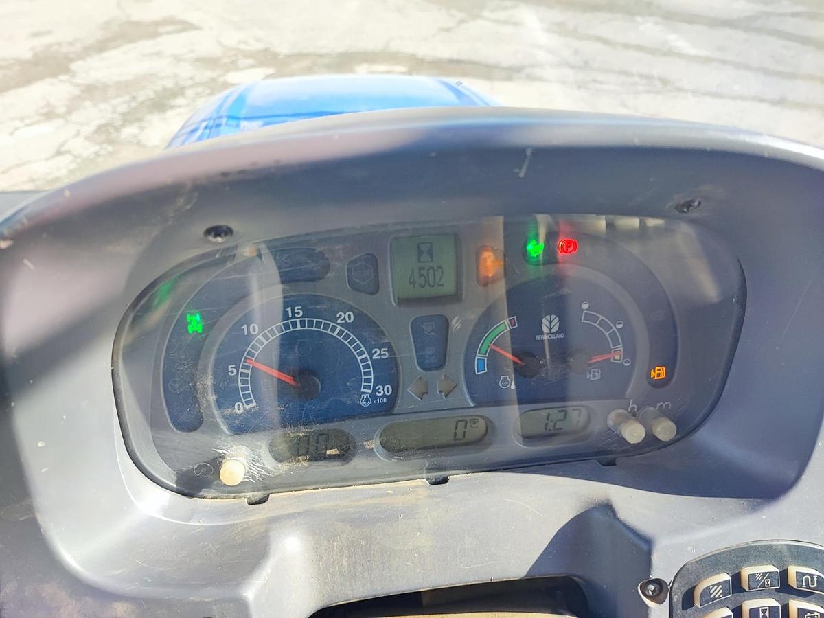 Usato New Holland TLA 100-fr.aria-4500 ore