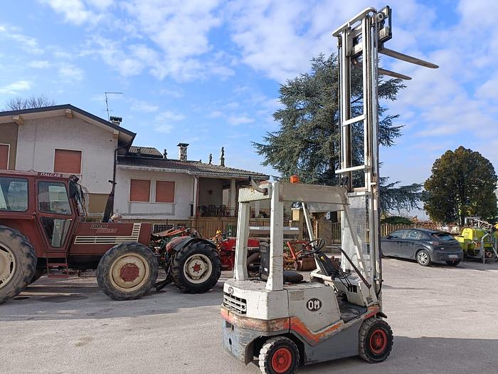 Usato Muletto OM Iveco modello DI 15 C 