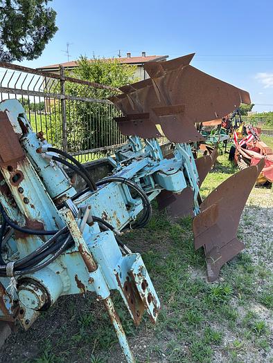 Usato Aratro trivomere Fuorisolco marca Nardi