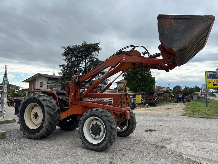 Usato Fiat 766 DT- caricatore con benna- idroguida