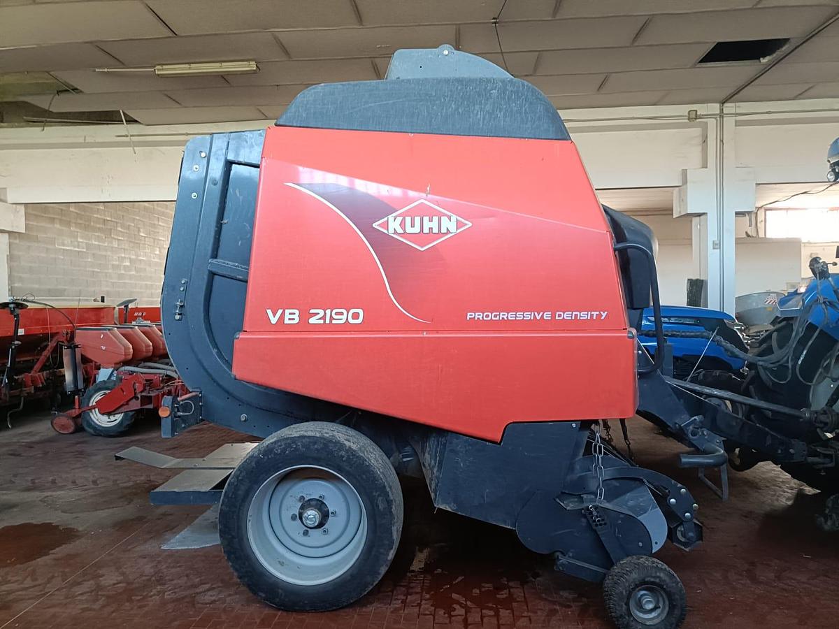 Usato rotopressa Kuhn VB2190 progressive density