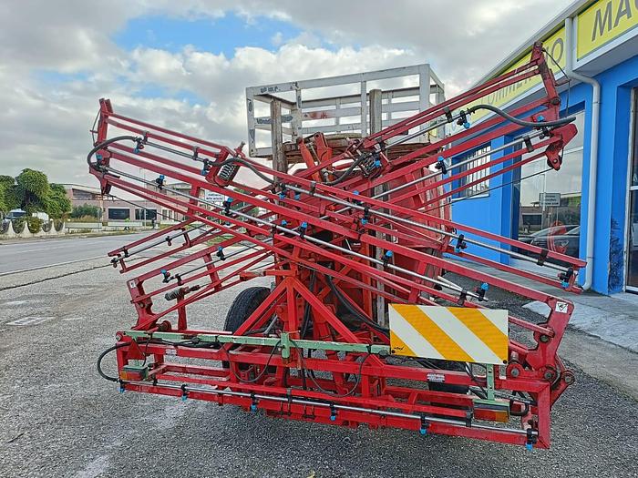 Usato Botte per diserbo da 22 quintali marca Polmac