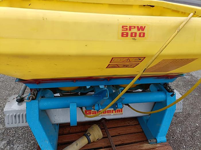 Usato Spandiconcime Gamberini a 2 giranti mod. SPW800