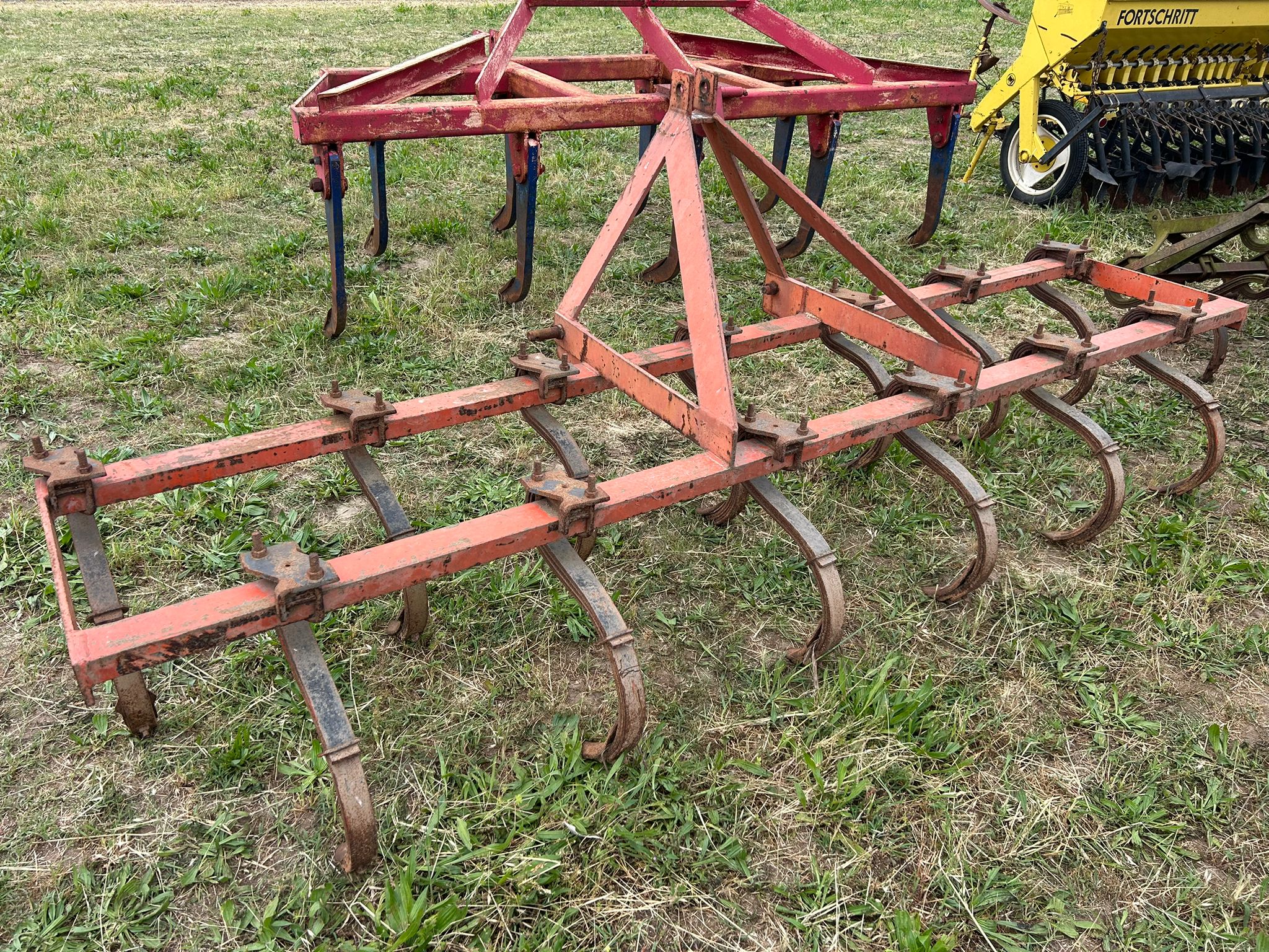 Usato Estirpatore preparatore da 3,10m a 13 ancore