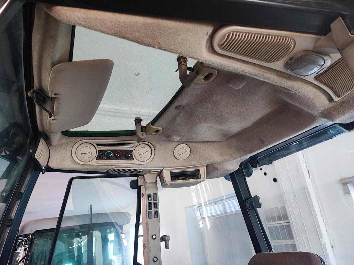 Usato John Deere 5620-caricatore e forche