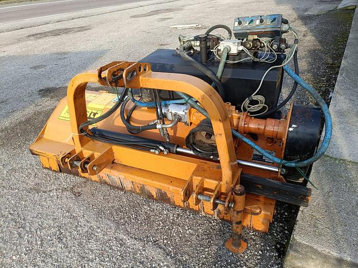 Usato Trincia Berti TFBY180 con trincino- mazze nuove