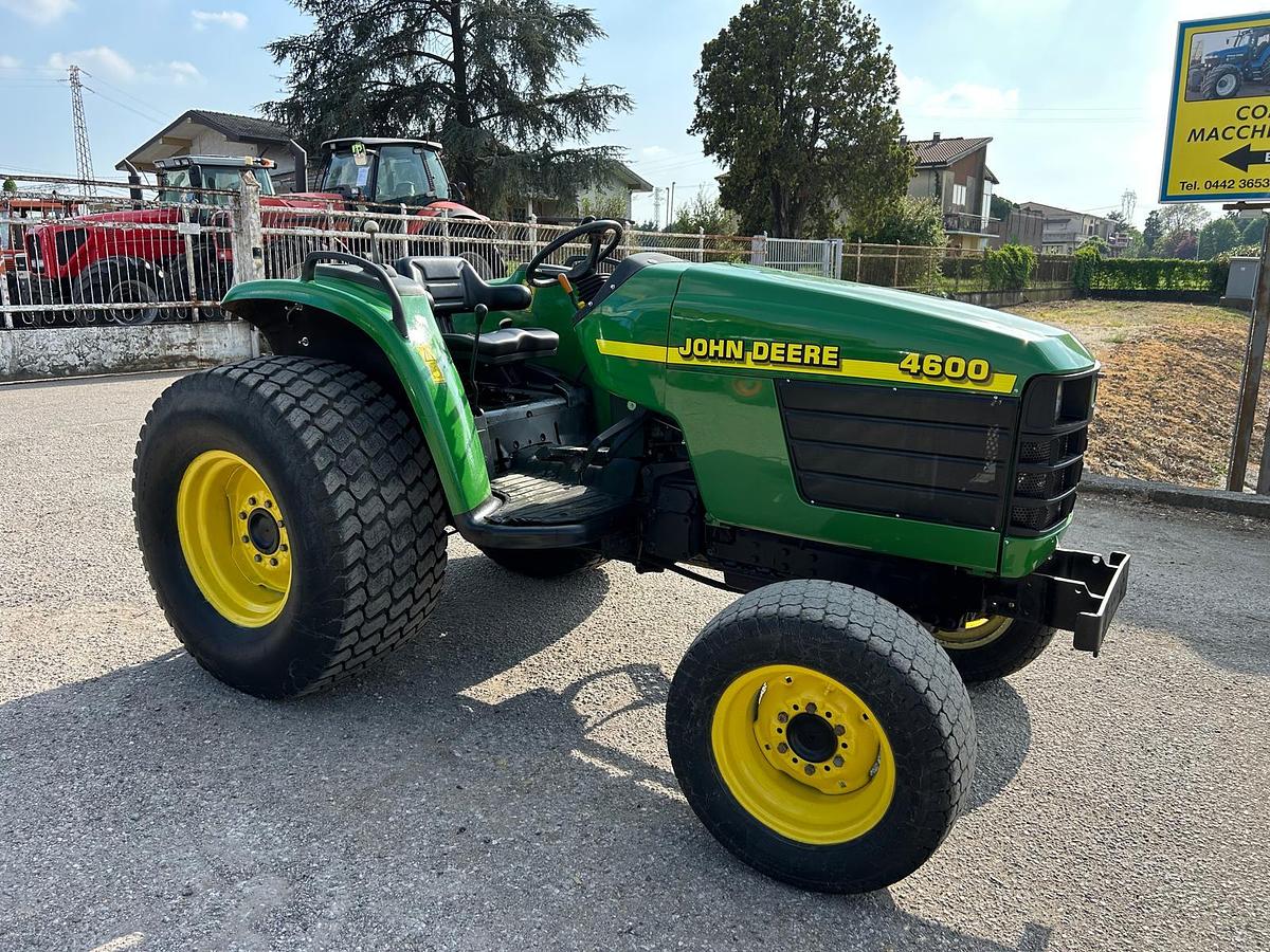 Usato John deere 4600 non stradale