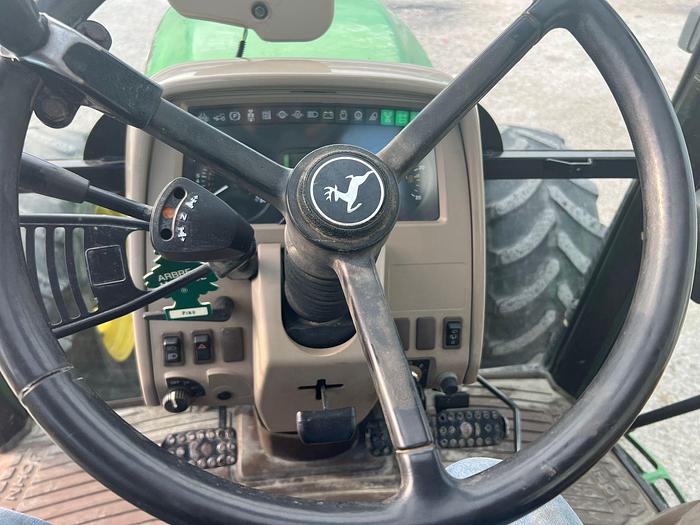 Usato John Deere 5820- freni ad aria- sollevatore ant.