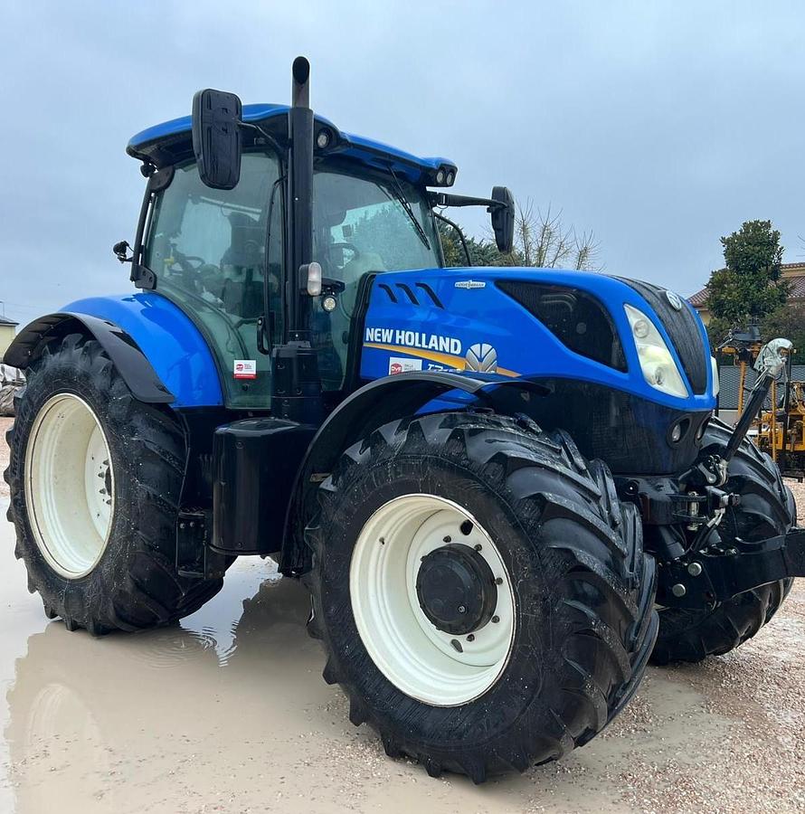 Usato New Holland T 7.210 IN ARRIVO