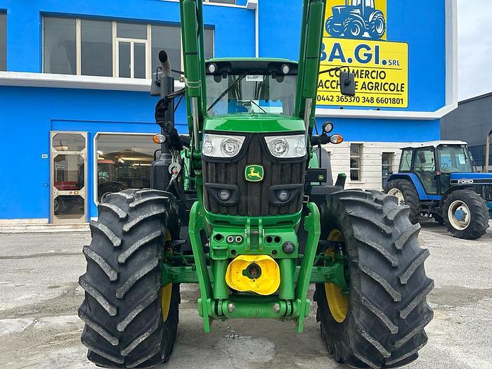 Usato John Deere 6155 M con caricatore JD