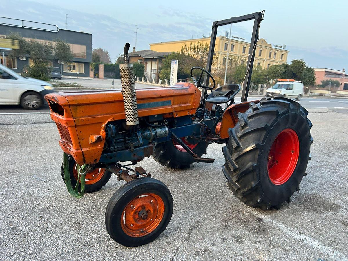 Usato Fiat 250 N con arco di protezione