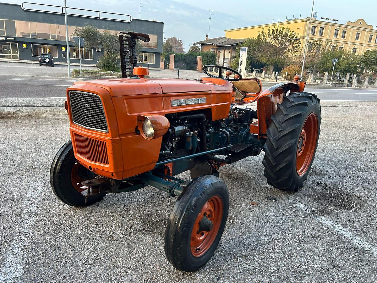 Usato Fiat 415 con barra falciante