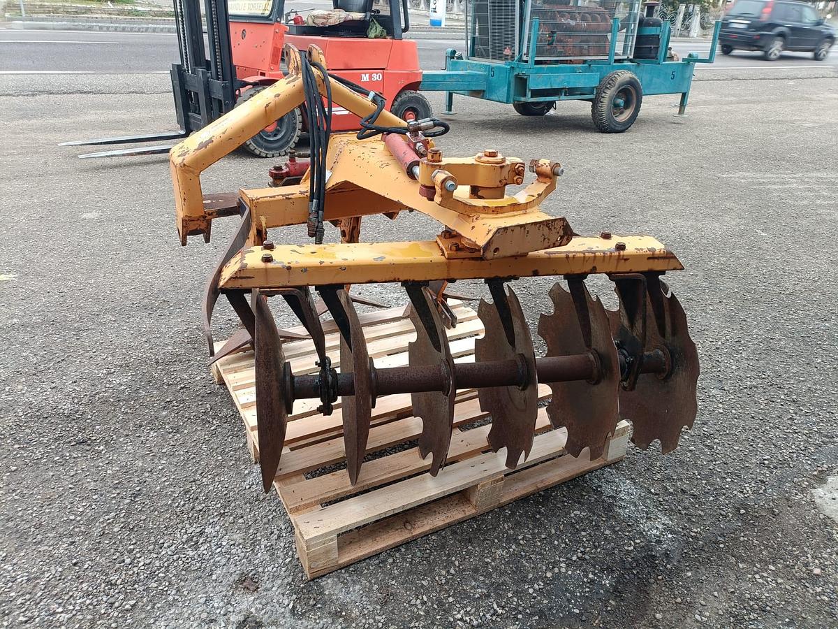 Usato ripper disco Oesse mod 6D idraulico-per vigneto o frutteto