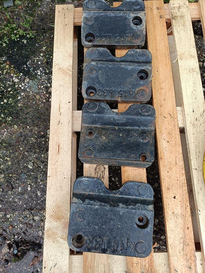 Usato Zavorre e porta zavorre per trattore-diverse marche