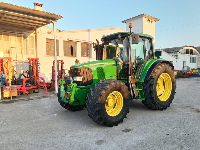 Usato John Deere 6420 con sollevatore e PTO anteriori