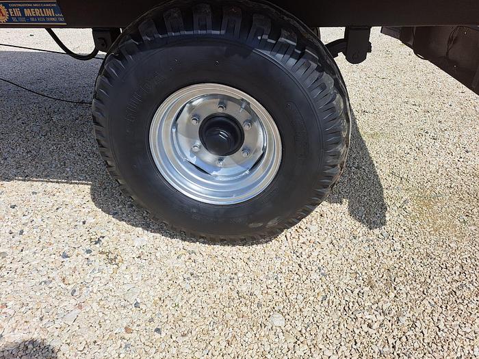 Usato Rimorchio Merlin ribaltabile trilateralmente