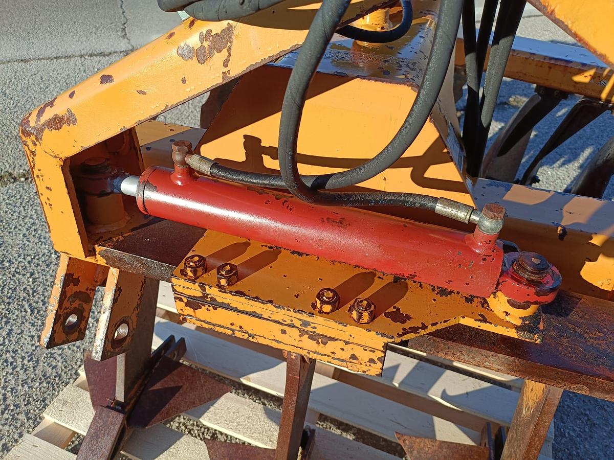 Usato ripper disco Oesse mod 6D idraulico-per vigneto o frutteto