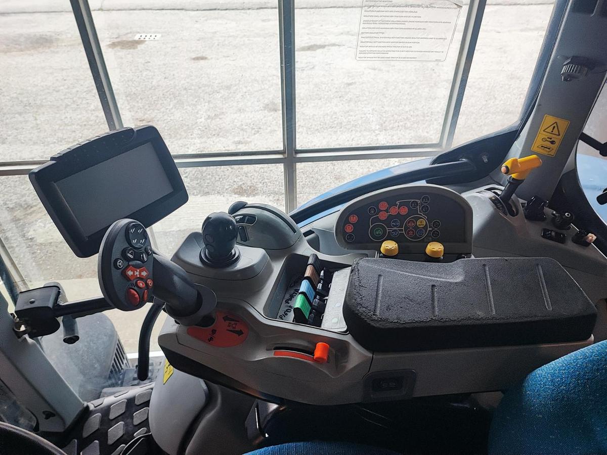 Usato New Holland T 7.210- soll. e PTO anteriori