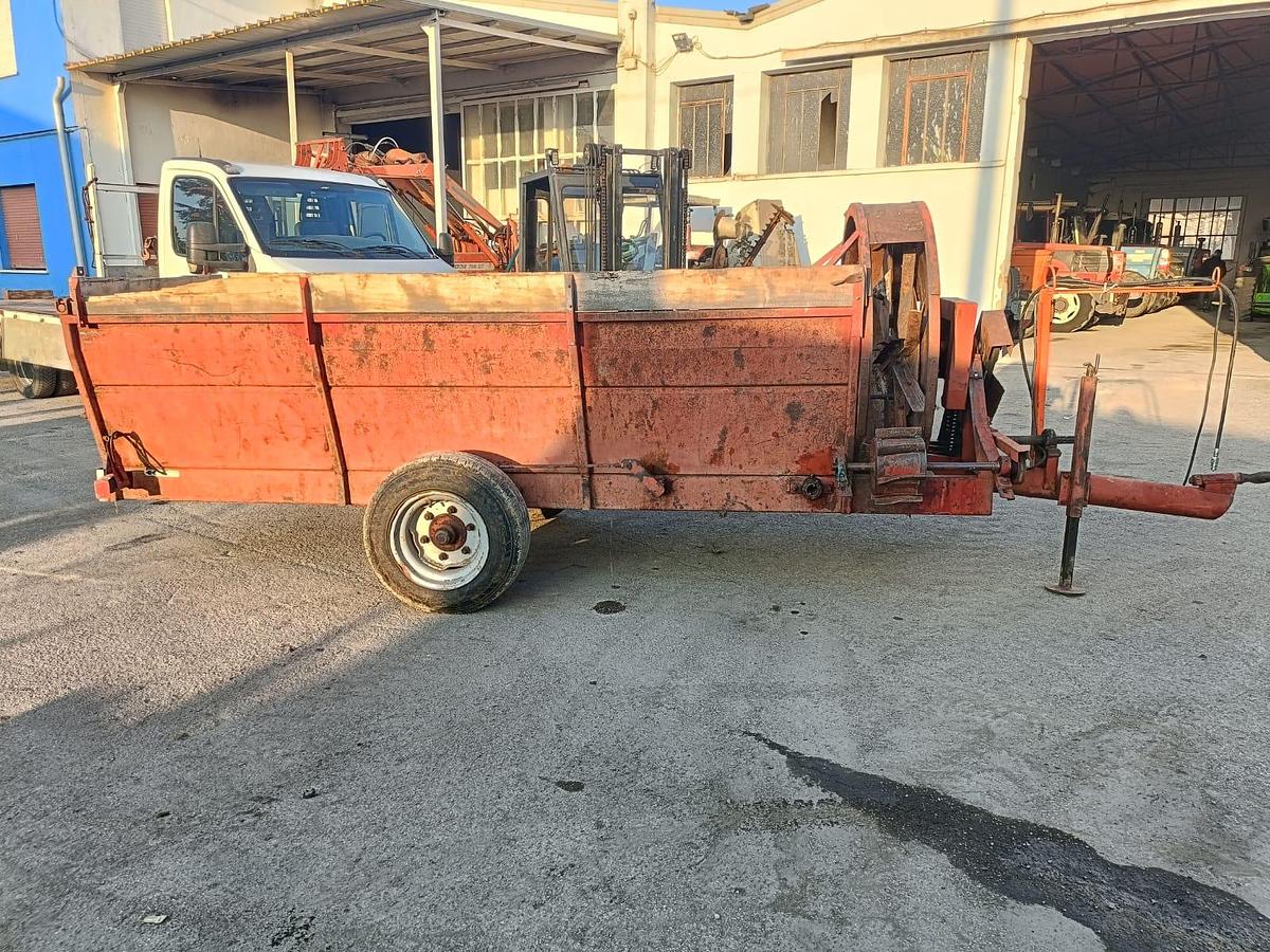 Usato spandiletame Annovi da frutteto o vigneto-50q