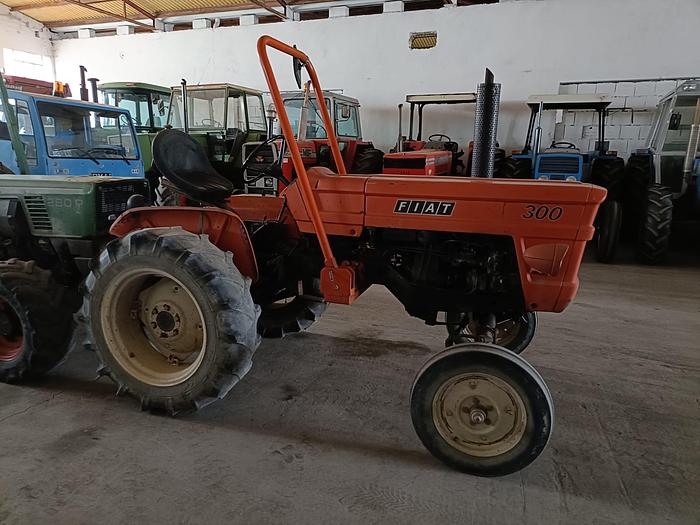 Usato Fiat 300 con arco di protezione