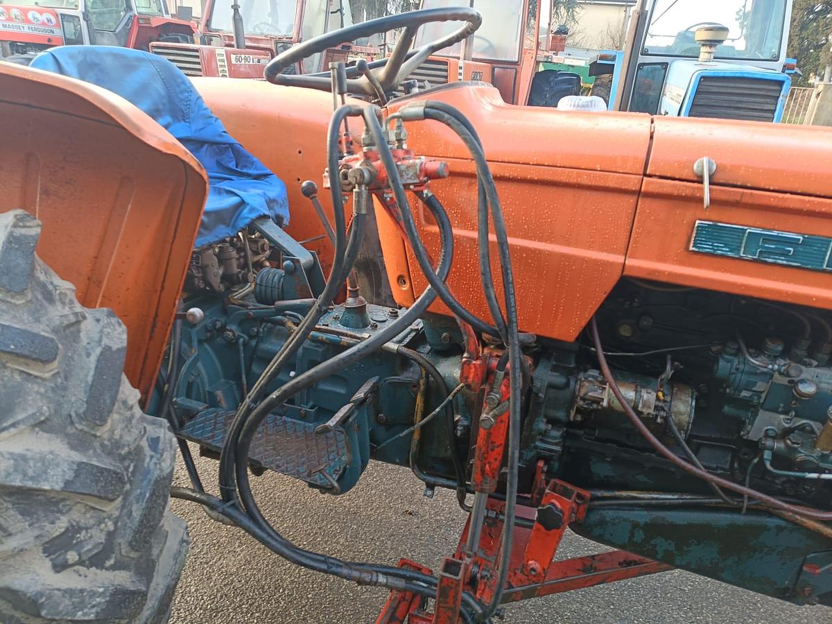 Usato fiat 415 con scalzatore interfilare o lametta per vigneto