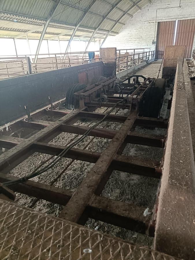 Usato carrello tre assi trasporto mietitrebbie o carri botte