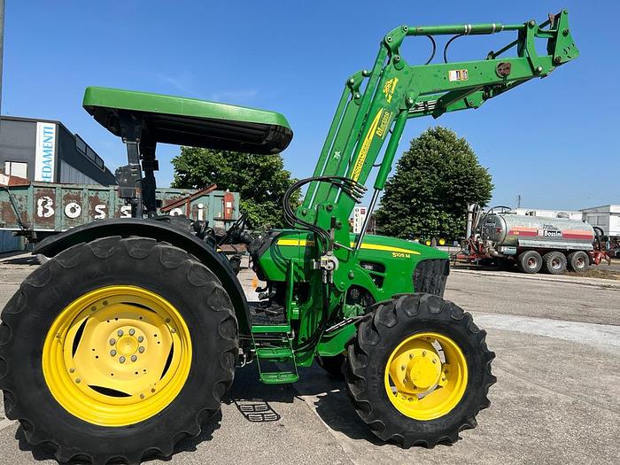 Usato John Deere 5105 M caricatore JD 563- anno 2012