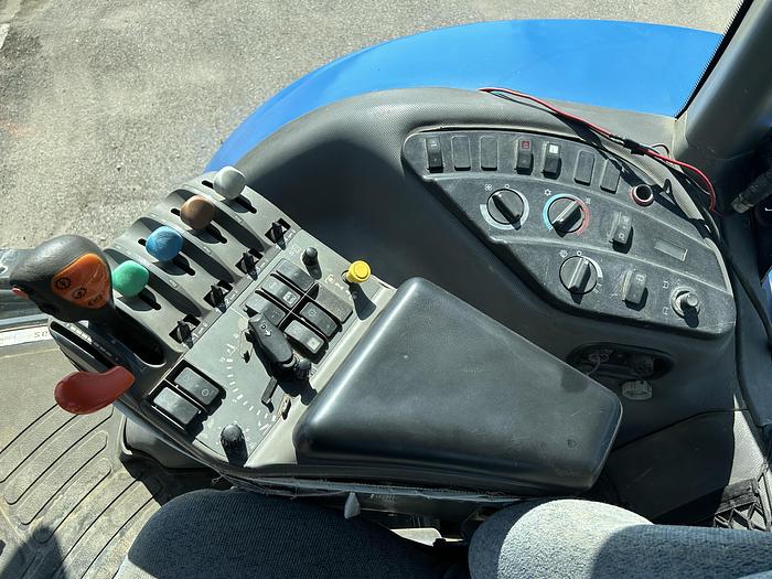 Usato New Holland TG 285-CV 315-ore 11052-anno 2005