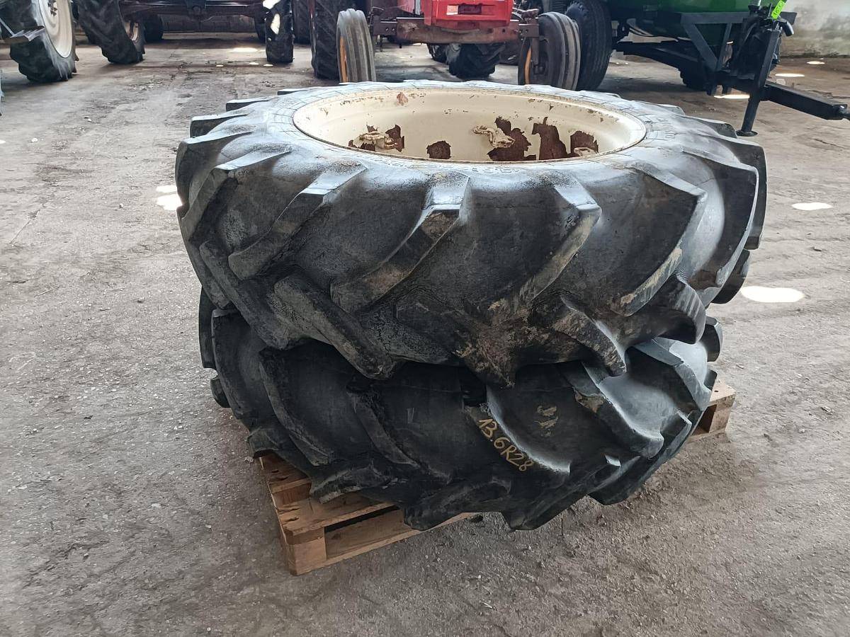 Usato Gomme varie per trattore agricolo o rimorchio (3)