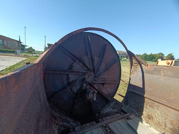 Usato Spandiletame Annovi da 50 quintali