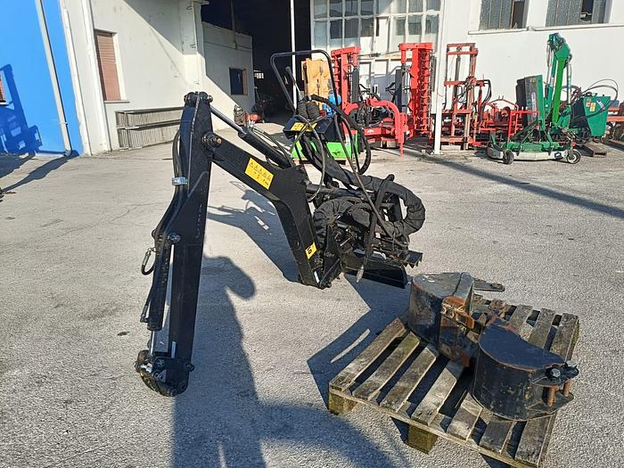 Usato Braccio per trattore agricolo o bobcat- CE