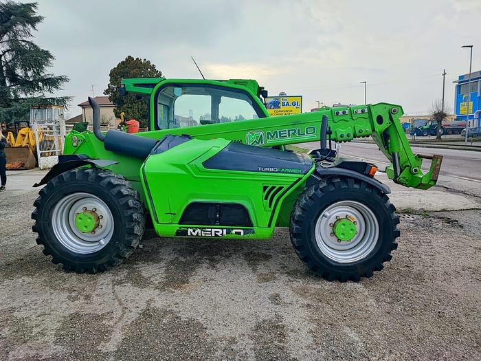 Usato Telescopico agricolo Merlo TF 33.9 CS- due sfili