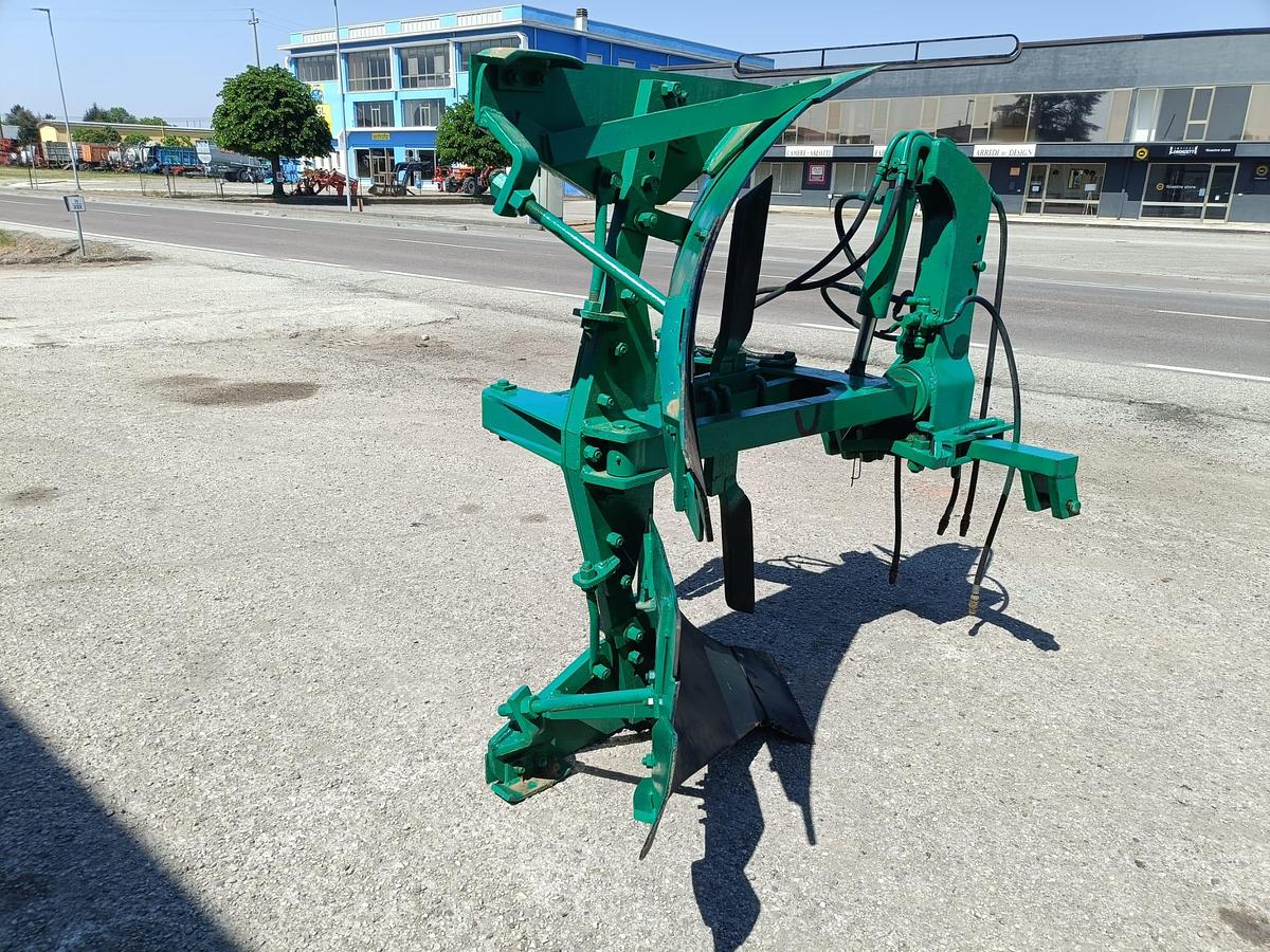 Usato aratro monovomere voltaorecchio Lago tutto idraulico