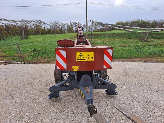 Usato Caricaletame con staffe idrauliche