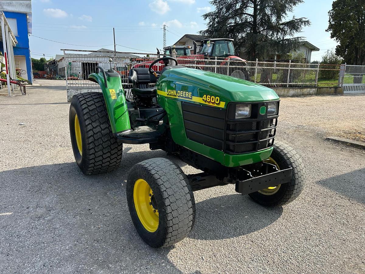 Usato John deere 4600 non stradale