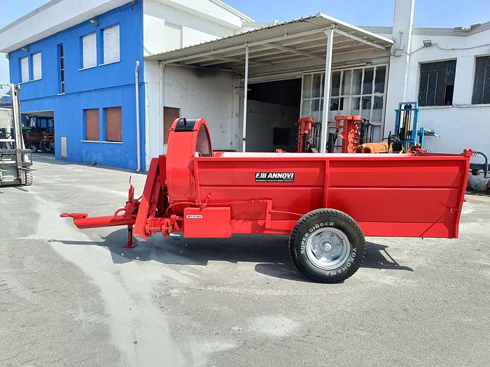 Usato Spandiletame Annovi tipo A40 da vigneto