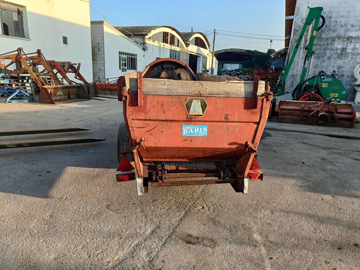 Usato spandiletame Annovi da frutteto o vigneto-50q