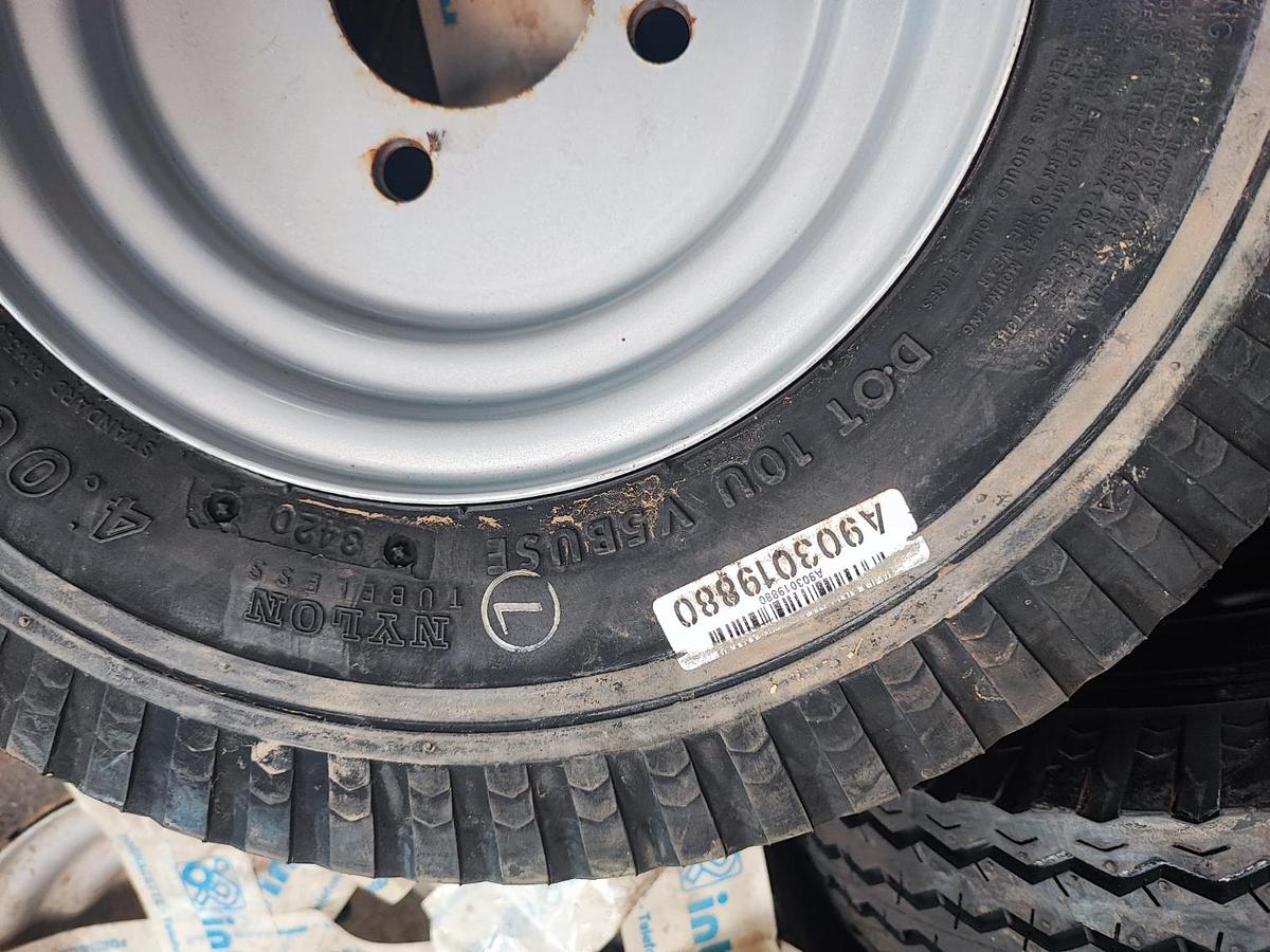 Usato Set 20 gomme nuove con cerchio 4.00-8