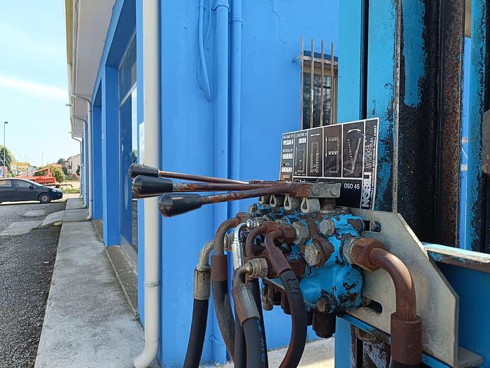 Usato Fiat 411 R con muletto e sollevatore