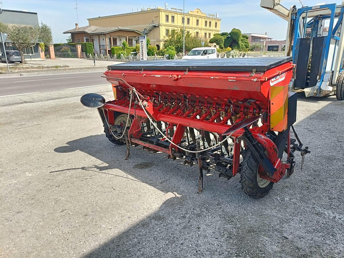 Usato seminatrice frumento o semi piccoli da 2,90m