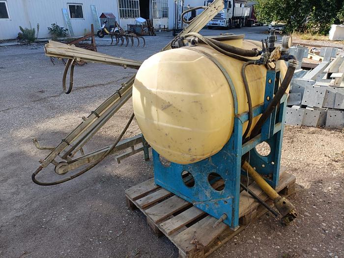 Usato Botte da diserbo da 4 q con barra da 8 m