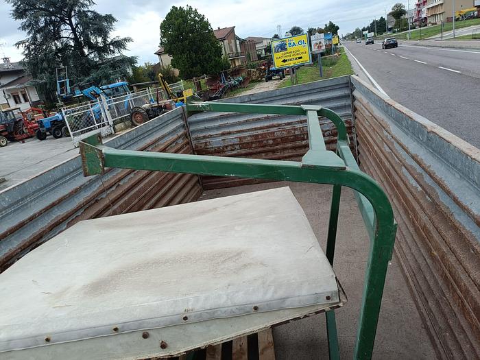 Usato John Deere 1140 frutteto- idroguida