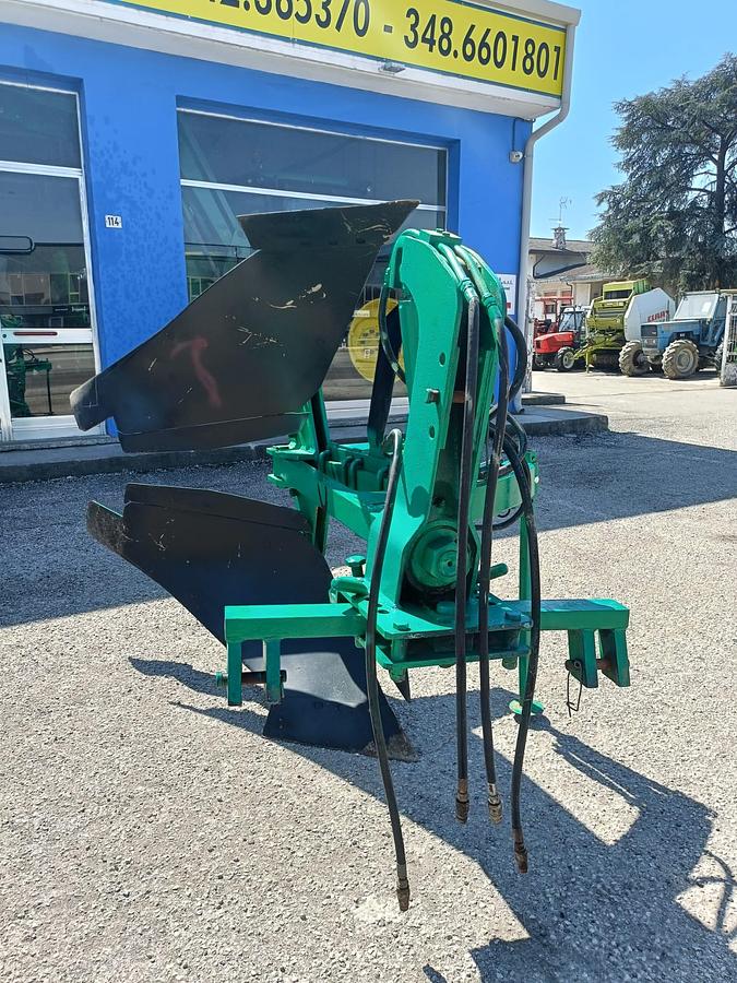 Usato aratro monovomere voltaorecchio Lago tutto idraulico