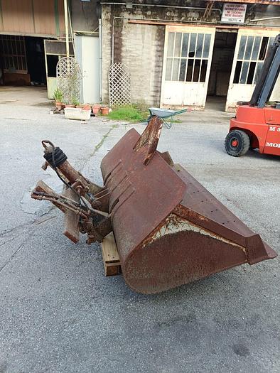 Usato Benna per muletto con pistone idraulico