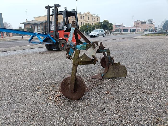 Usato Aratrino scalzatore assolcatore Spedo