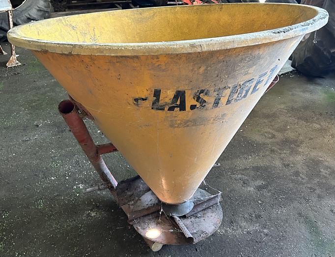 Usato Spandiconcime Bezzecchi 5q