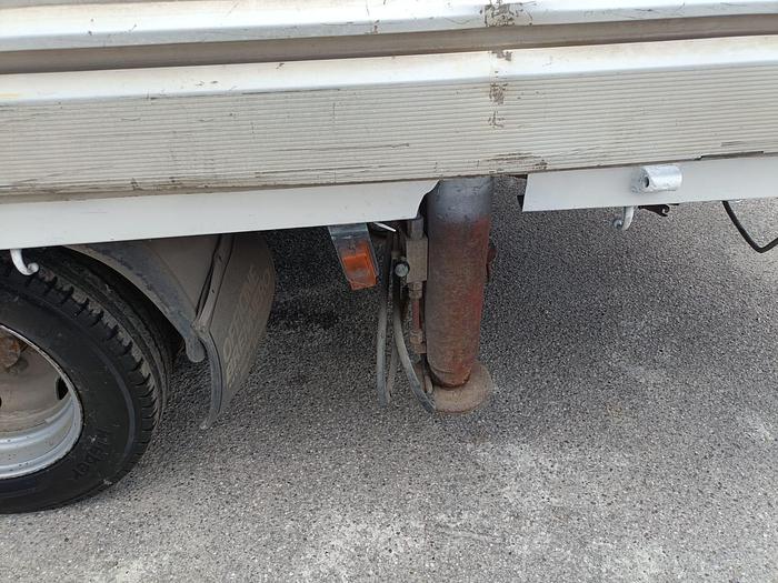 Usato Autocarro Iveco Daily 35 con gru- patente B