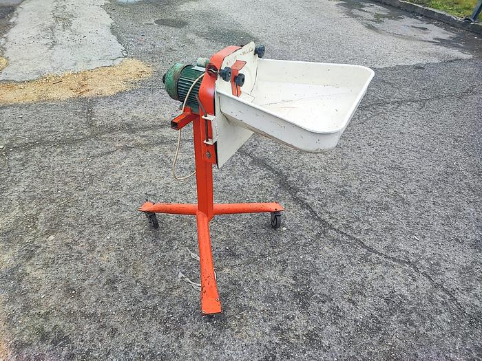 Usato Mulino per cereali elettrico a 220 Volt